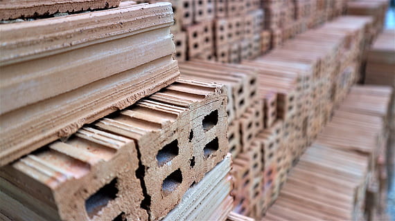 mattoni, roccia, parete, struttura, mattone, pietra, modello, costruzione, esterno, architettura, superficie, Marrone, sporco, Materiale, bloccare, grande gruppo di oggetti, pila, natura morta, nessuno, preparativi, legno - materiale, abbondanza, avvicinamento, libro, pubblicazione, messa a fuoco selettiva, sfondi, giorno, vecchio, di fila, fotogramma intero, concentrarsi sulle conoscenze acquisite, ordine, 5K, CC0, dominio pubblico, privo di copyright