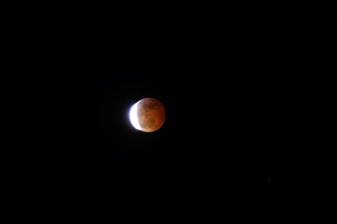natureza, ao ar livre, espaço, eclipse, Eclipse lunar, lua, universo, noite, espaço sideral, astronomia, de praia, mar, oceano, costa, agua, nebulosa, lua cheia, montanha, planeta, céu, beleza na natureza, scenics - natureza, ninguém, tranquilidade, cena tranquila, copie o espaço, fenómeno natural, círculo, Sombrio, idílico, forma geométrica, astrologia, fundo preto, lua planetária, luar, luminosidade, 4K, CC0, domínio público, royalty free