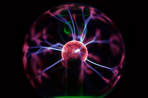 Plasma, Ball, abstrakt, Hintergrund, wunderschönen, lodern, lodernd, brennen, Nahansicht, explodieren, Explosion, Feuer, Flamme, Hitze, heiß, Technologie, Studioaufnahme, schwarzer Hintergrund, drinnen, Musik-, eine Person, Kugel, Kommunikation, gestalten, Verbindung, Wissenschaft, Kreativität, einzelnes Objekt, Elektrizität, Bewegung, transparent, Netzteil, 2K, CC0, gemeinfrei, lizenzfrei