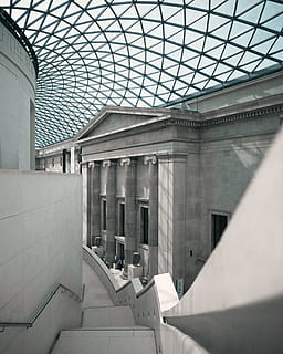 foto, scala, tetto di vetro, architettura, interno, Museo, soffitto, bicchiere, pilastro, pietra, arco, passo, costruzione, in casa, città, urbano, Inghilterra, UK, Londra, punto di riferimento, moderno, struttura costruita, finestra, tetto, esterno dell'edificio, scena urbana, edificio per uffici, attività commerciale, futuristico, industria di costruzioni, nessuno, vetro - materiale, design, facciata, all'aperto, acciaio, forma geometrica, caratteristica della parete, vita di città, astratto, giorno, punto di fuga, sfondi, 4K, CC0, dominio pubblico, privo di copyright