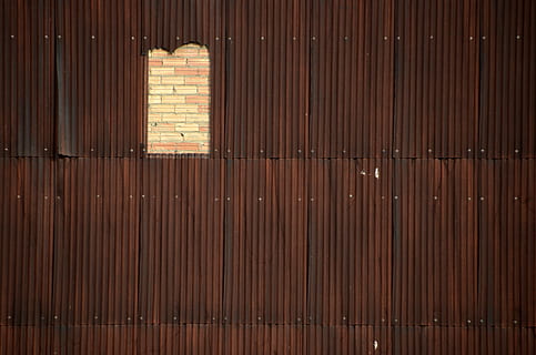 Spanien, Salou, mursten, mønster, rust, bølgebryder, jern, struktur, arkitektur, baggrunde, ingen mennesker, metal, murbygningsfunktion, bølgepap, fuld ramme, Brun, tekstureret, bygning, bygget struktur, dag, rusten, lukket, træ - materiale, indendørs, sollys, 4K, CC0, offentligt domæne, royaltyfrie