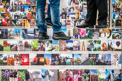 cartel de hitos variados, vestir, ropa, zapato, calzado, pantalones, persona, humano, mezclilla, Köln, congress-centrum nord, Alemania, estante, foto, color, imágenes, Zapatos, piernas, tienda, bota, Al por menor, elección, variación, pierna humana, en venta, compras, almacenar, sección baja, gran grupo de objetos, venta, arreglo, consumismo, multi color, adentro, abundancia, parte del cuerpo, colección, exhibición al por menor, orden, Moda, pie humano, zapatería, extremidad humana, 4K, CC0, dominio público, libre de derechos