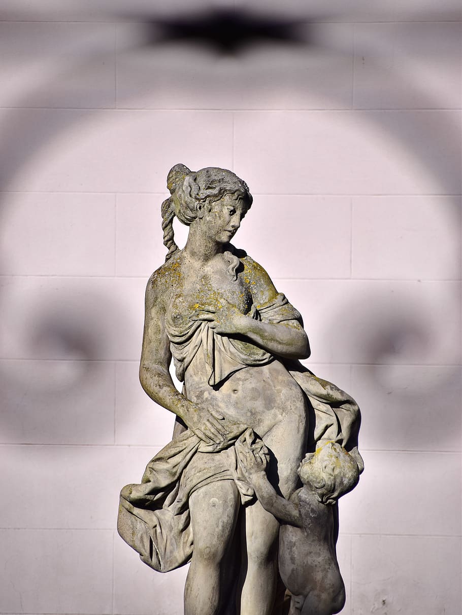 Statue, Gitter, Charakter, die Architektur, historisch, Kunst und Handwerk, Skulptur, Darstellung, Kreativität, menschliche Darstellung, männliche Ähnlichkeit, Kunst, keine Leute, Geschichte, Wandbau - Funktion, die Vergangenheit, Denkmal, Natur, Flachwinkelansicht, Schnitzen - Handwerksprodukt, Museum, draußen, Engel, 5K