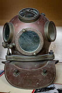 elettronica, telecamera, robot, Accessori, occhiali, accessorio, cristallo, vaso, sfera, tavolo, mobilia, pavimento, ceramica, telescopio, specchio, binocolo, minerale, scala, lanterna, lampada, in casa, natura morta, in stile retrò, vecchio, metallo, avvicinamento, antico, nessuno, tecnologia, storia, Vintage ▾, il passato, lampada ad olio, arrugginito, teiera, attrezzatura, singolo oggetto, bollitore, 5K, CC0, dominio pubblico, privo di copyright