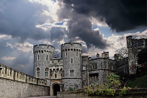 st george, chapel, windsor castle, england, architectural design, castle, clouds, cloudy, dark clouds, facade, fortification, fortress, historical, plants, sky, tourism, building exterior, built structure, architecture, cloud - sky, history, nature, the past, no people, day, building, low angle view, outdoors, travel destinations, ancient, city, travel, old, 5K, CC0, public domain, royalty free