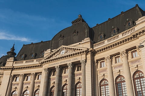 romania, bucarest, arquitectura, simple, netejar, calea victoriei, cel, fons de pantalla, cànon, , ciutat, estructura construïda, exterior de l'edifici, vista d’angle baix, el passat, edifici, destinacions de viatge, història, columna arquitectònica, naturalesa, viatjar, cap gent, art i artesania, dia, turisme, escultura, blau, creença, representació humana, a l'aire lliure, ornamentat, govern, 2K, CC0, domini públic, lliure de regalies