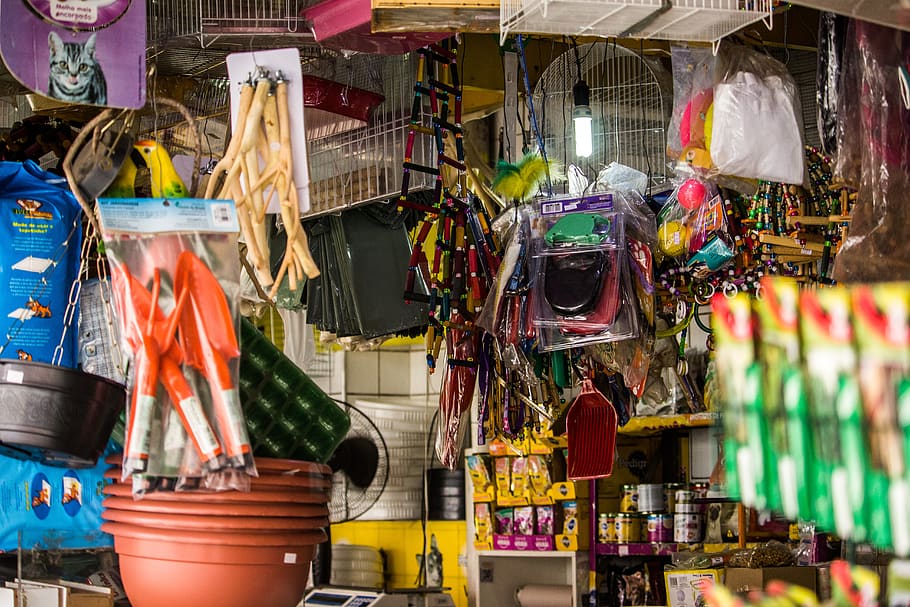 lot d’articles assortits, assortit, borrós, comerç, penjant, mercat, mercaderia, venda, vendre, parada, estoc, botigues, carrer, urbà, elecció, variació, venda al detall, gran grup d'objectes, multicolor, a la venda, cap gent, botiga, Paradeta, negocis, abundància, a l'aire lliure, visualització al detall, col · lecció, dia, arranjament, representació, 5K