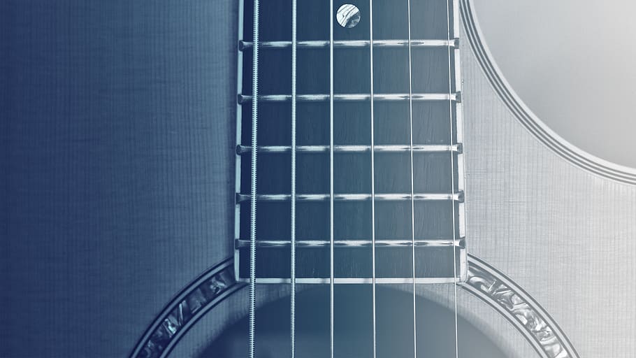 chitarra, stringhe, vicino, macro, strumento musicale, attrezzatura musicale, musica, in casa, strumento a corda, nessuno, avvicinamento, cultura artistica e intrattenimento, stringa, architettura, stringa di strumenti musicali, struttura costruita, blu, grigio, singolo oggetto, girato in studio, metallo, caratteristica della parete, interno di casa, color argento, 1080P
