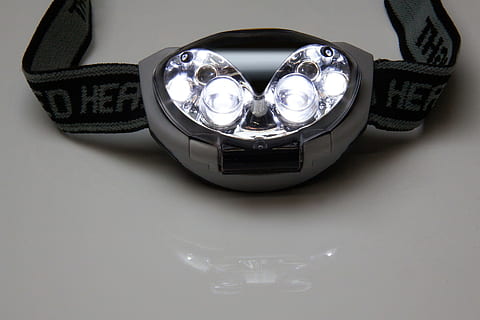 lampe, hode, gjenstand, lys, ledet, syn, rikdom, nærbilde, innendørs, luksus, refleksjon, ingen folk, sølvfarget, bil, motorkjøretøy, grå, studio skudd, metall, høy vinkel visning, skinnende, eleganse, transportmiddel, teknologi, enkelt objekt, svart farge, kopiere plass, krom, personlig tilbehør, 1080P, CC0, offentlig domene, opphavsrett gratis