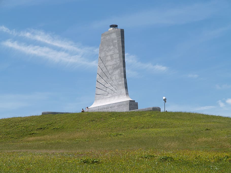 Spojené státy, koťátko jestřáb, svraštit, hatteras, Severní Karolina, tráva, nebe, mrak - nebe, rostlina, architektura, Příroda, den, nízký úhel pohledu, nikdo, přistát, stavba, pole, zelená barva, destinace, Dějiny, věž, obratlovců, cestovat, zvířat, minulost, 2K