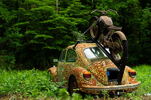 auto, teknologi, køretøj, oldtimer, automotive, PKW, metallisk, historisk, transportere, mekanik, sjældenhed, skrot, vw, bille, gammel, rusted, gammel bil, klassisk, scruffy, glemme, patina, motorcykel, forgængelighed, gamle biler, faldefærdige, lurvet, plante, transportform, træ, jord, transportmidler, grøn farve, land køretøj, dag, natur, Mark, stationær, ingen mennesker, vækst, forladt, Skov, rusten, metal, græs, udendørs, 4K, CC0, offentligt domæne, royaltyfrie
