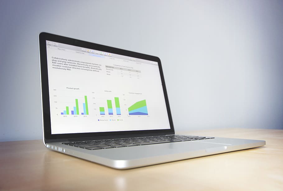 Nahansicht, Computer Tastatur, Analytik, Diagramme, Verbindung, Daten, Elektronik, Grafiken, Internet, Tastatur, Laptop, Marketing, modern, Monitor, tragbar, Präsentation, Bildschirm, Statistiken, Technologie, berühren, kabellos, Arbeit, kabellose Technologie, Computer, Kommunikation, Computernetzwerk, Geschäft, Tabelle, drinnen, Graph, digitale Tablette, Großunternehmen, tragbares Informationsgerät, Portabilität, Diagramm, Finanzen, 5K