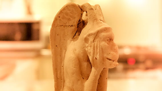 statue, fokus på forgrunden, repræsentation, tæt på, menneskelig kropsdel, mad og drikke, skulptur, Kunst og håndværk, natur, kreativitet, kropsdel, menneskelig repræsentation, indendørs, velvære, vand, menneskelig hånd, Isvaffel, 4K, CC0, offentligt domæne, royaltyfrie