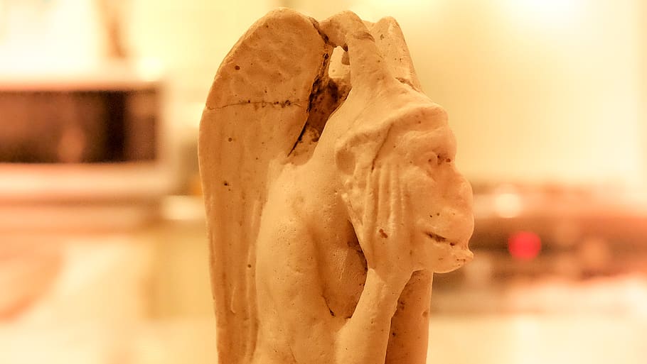statue, fokus på forgrunden, repræsentation, tæt på, menneskelig kropsdel, mad og drikke, skulptur, Kunst og håndværk, natur, kreativitet, kropsdel, menneskelig repræsentation, indendørs, velvære, vand, menneskelig hånd, Isvaffel, 4K