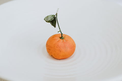 orange citrus fruit, food, fruit, citrus fruit, plant, grapefruit, produce, orange, mandarin, single, clementine, lonely, one, leaf, pomelo, persimmon, apricot, pomegranate, veins, silver, kiwi, healthy eating, food and drink, wellbeing, freshness, studio shot, indoors, apple - fruit, orange color, copy space, close-up, still life, no people, single object, plant stem, plant part, white background, 5K, CC0, public domain, royalty free