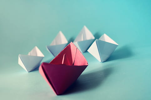paper boats #2, boats, business, concepts, creative, creativity, ideas, leadership, paper craft, sea, colored background, studio shot, paper, blue, indoors, success, teamwork, group of objects, cooperation, in a row, no people, red, craft, origami, shape, blue background, art and craft, medium group of objects, transportation, 2K, CC0, public domain, royalty free