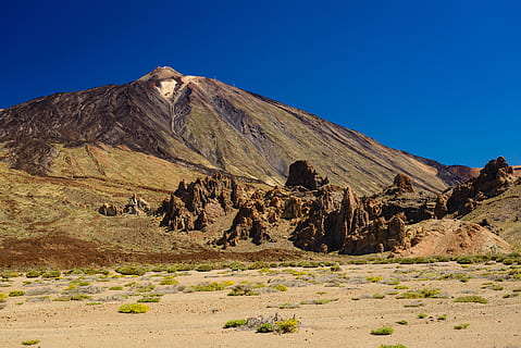 muntanya verda, naturalesa, a l'aire lliure, sòl, altiplà, teide, tenerife, espanya, desert, sorra, camp, muntanya, Serra, cel, persona, humà, mesa, pic, turó, duna, escenics - natura, terra, bellesa a la natura, medi ambient, paisatge, geologia, rock, rock - object, geografia física, cap gent, sòlid, escena tranquil·la, formació de roca, escena no urbana, cel clar, dia, tranquil·litat, clima, clima àrid, formació, cim de muntanya, 4K, CC0, domini públic, lliure de regalies