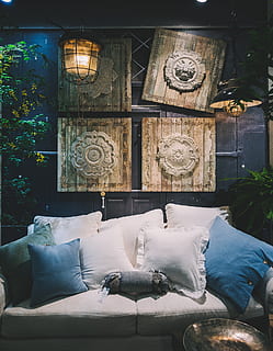 divano 2 posti grigio, mobilia, cuscino, ripieni, in casa, divano, architettura, attrezzatura per l'illuminazione, nessuno, stanza domestica, interno di casa, struttura costruita, Casa, pianta, costruzione, letto, creatività, rilassamento, illuminato, lampada elettrica, 5K, CC0, dominio pubblico, privo di copyright